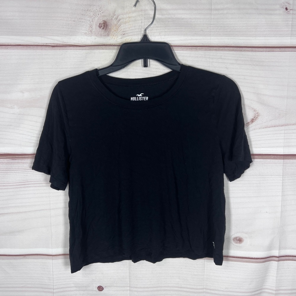 Hollister T-Shirt Womens Small Black Crop Easy Tee Short Sleeve Top Basic Knit